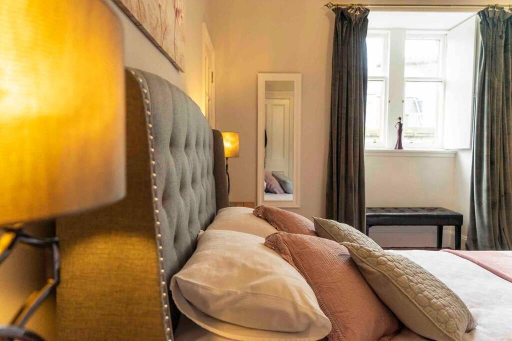 Spacious City Centre Apartment Full Of Character อินเวอร์เนส ภายนอก รูปภาพ