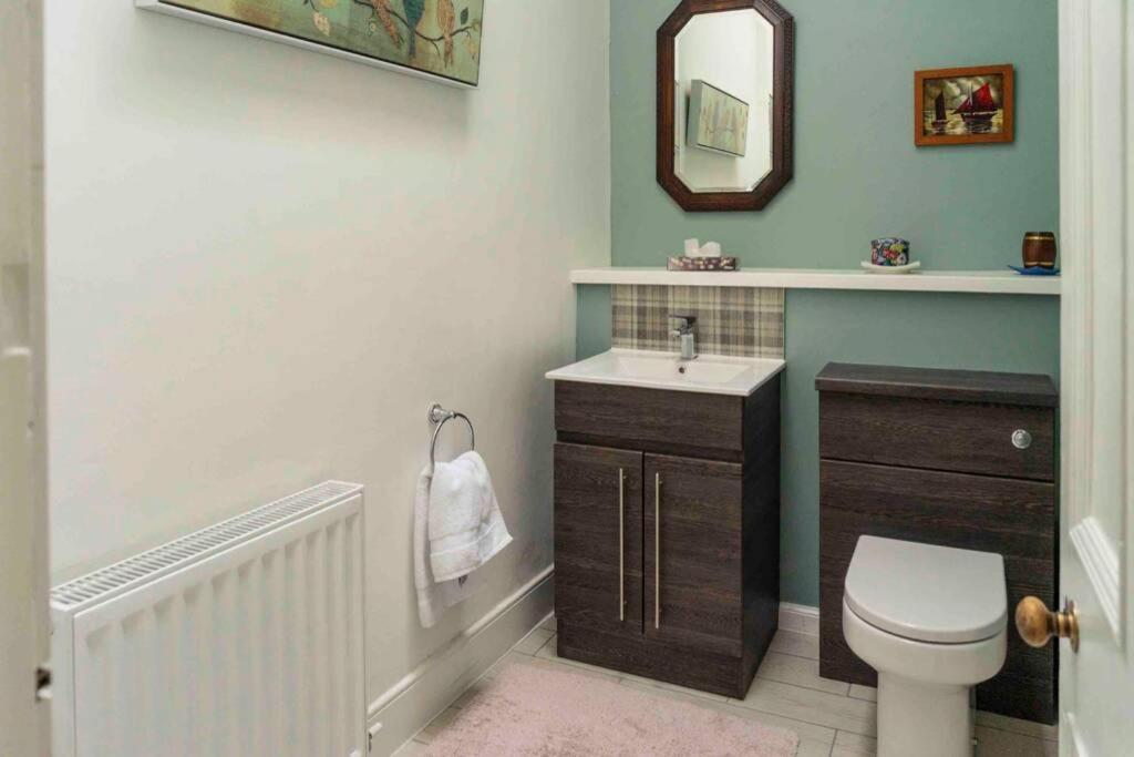 Spacious City Centre Apartment Full Of Character อินเวอร์เนส ภายนอก รูปภาพ