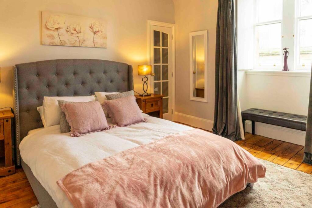 Spacious City Centre Apartment Full Of Character อินเวอร์เนส ภายนอก รูปภาพ