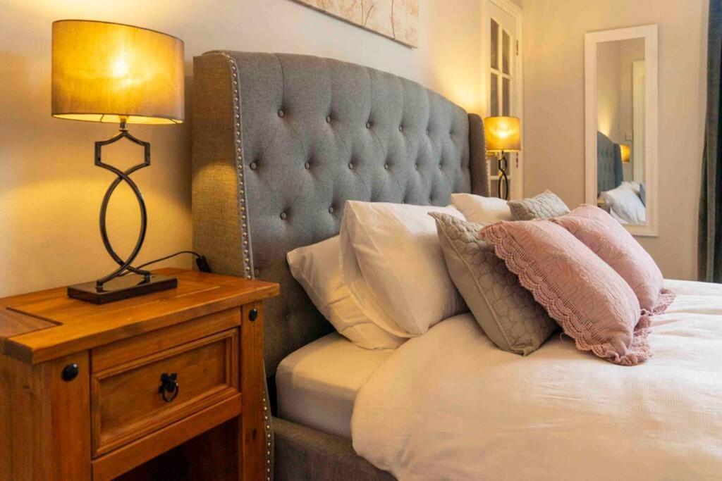 Spacious City Centre Apartment Full Of Character อินเวอร์เนส ภายนอก รูปภาพ