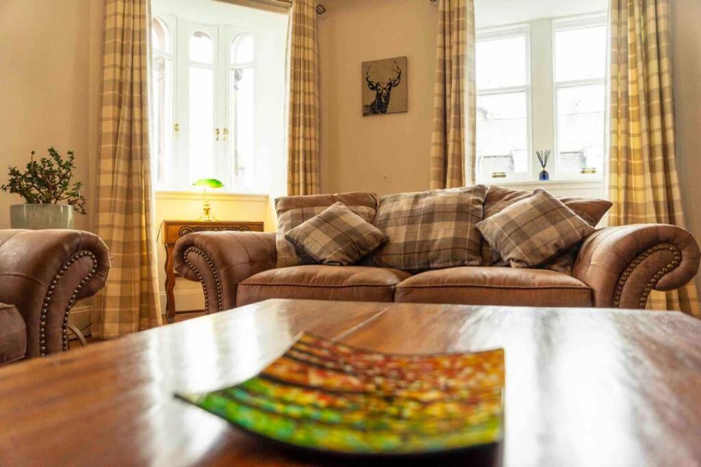 Spacious City Centre Apartment Full Of Character อินเวอร์เนส ภายนอก รูปภาพ